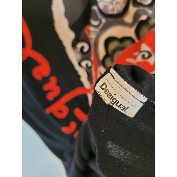 Desigual 3/4 Sleeve Black Graphic t-shirt Small - Picture 3 of 4